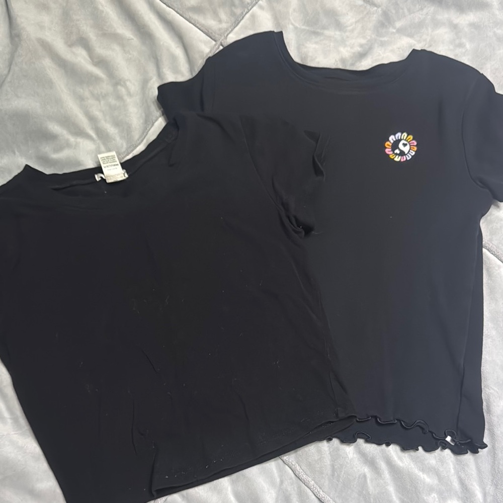 Black Graphic crop tops